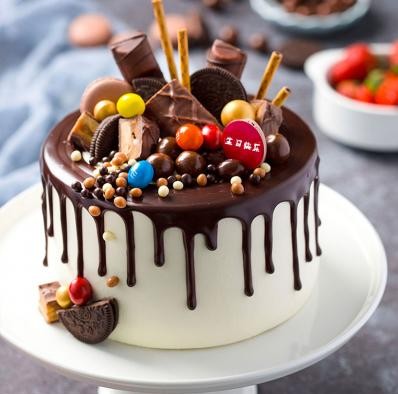 巧克力蛋糕做的生日蛋糕