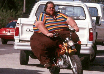 超级大胖子骑两轮车
