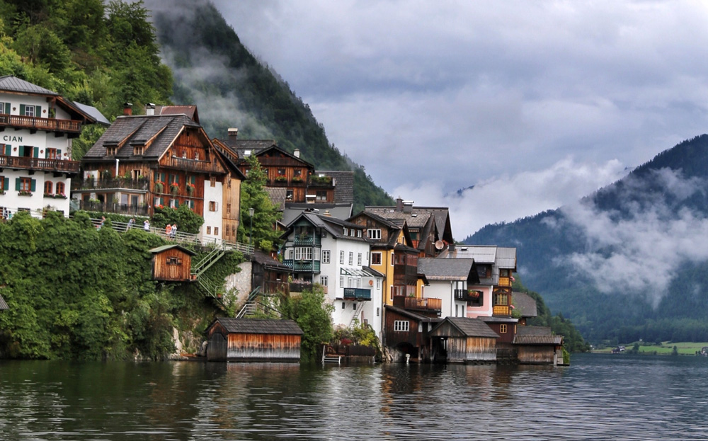 湖光山色的美丽小村庄