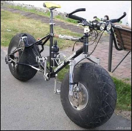 超大轮胎的自行车