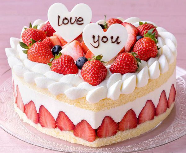 漂亮高清的草莓水果蛋糕