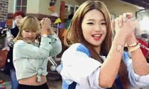 韩国美女拍手跳嗨舞