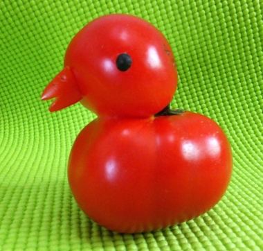 西红柿拼成的小鸭